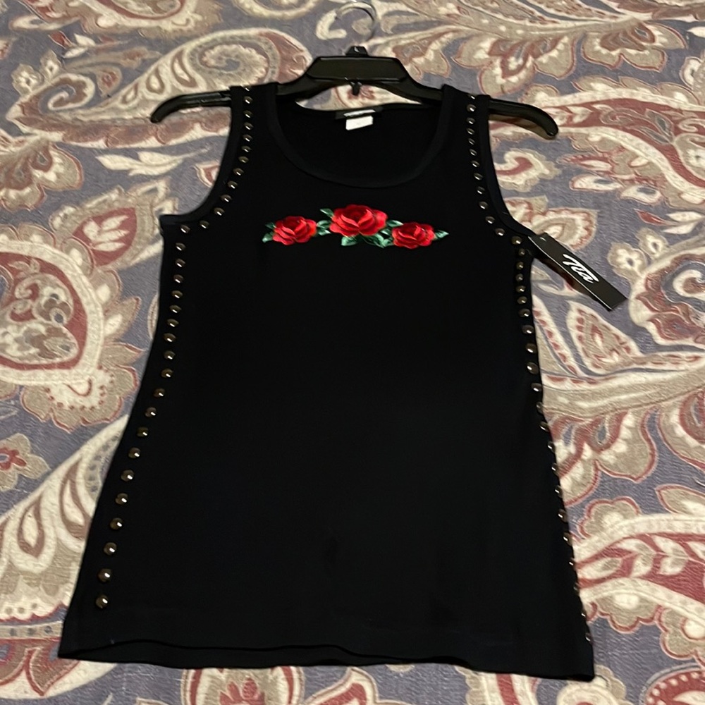 Beautiful Brand New 3 Roses Tank with side silver studs